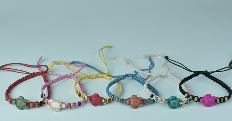 handmade macrame bracelet with turtle bead charm, bali beach bracelet wolesale in cheap price 