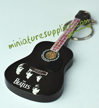 Keyring guitar miniature made in Bali Indonesia