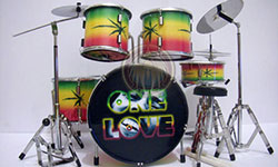 One Love drum set miniature, Miniature drum set Bob Marley