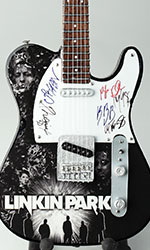 miniature guitar model Linkin Park with signature