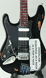 miniature guitar model Kurt Cobain Vandalism Strat